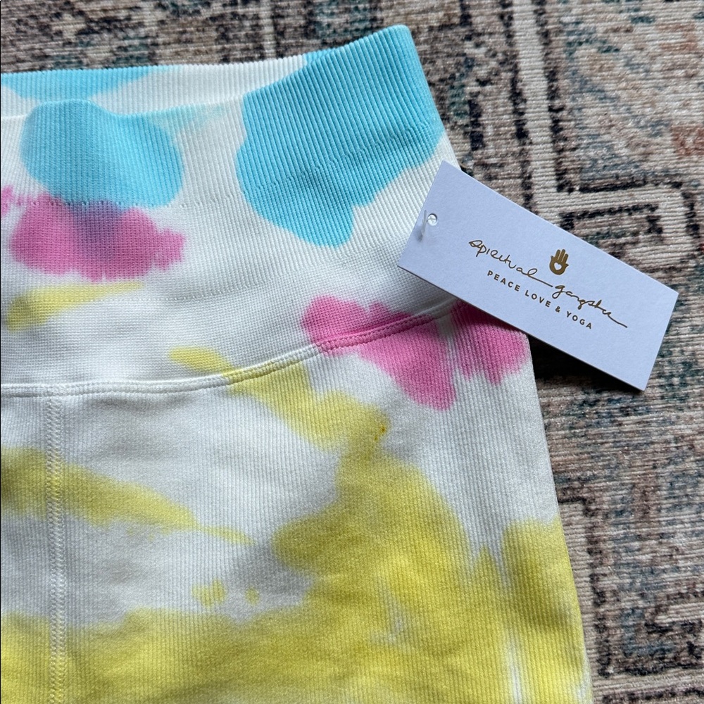 Spiritual Gangster Seamless Tie Dye Biker Shorts - Picture 2 of 4